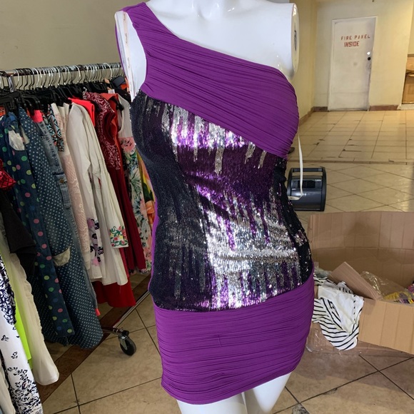 Women evening wear - Picture 1 of 4